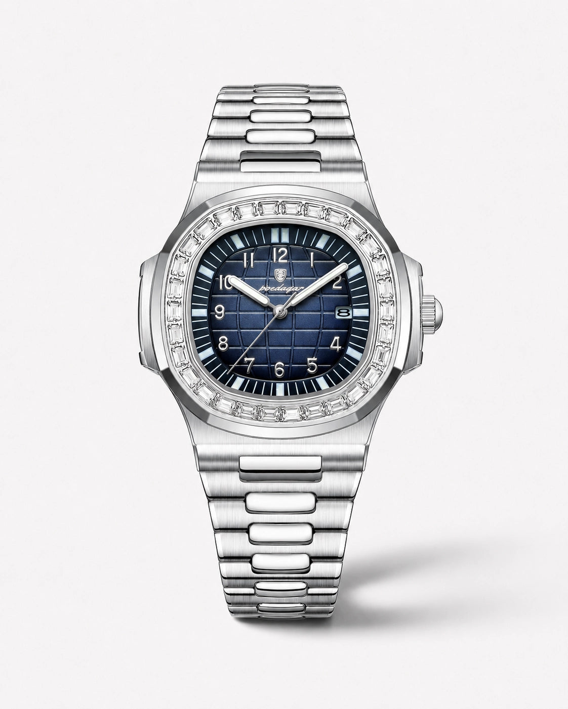 Zilverkleurig Viremont Avelor horloge met blauwe wijzerplaat, stalen band en glanzende bezel op witte achtergrond.
