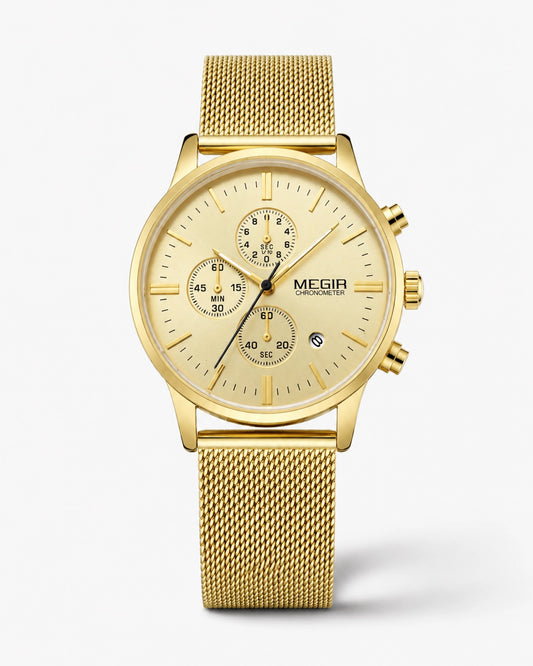 Goudkleurige chronograafhorloge Solenne met metalen meshband, champagnekleurige wijzerplaat en luxueuze afwerking op een witte achtergrond.