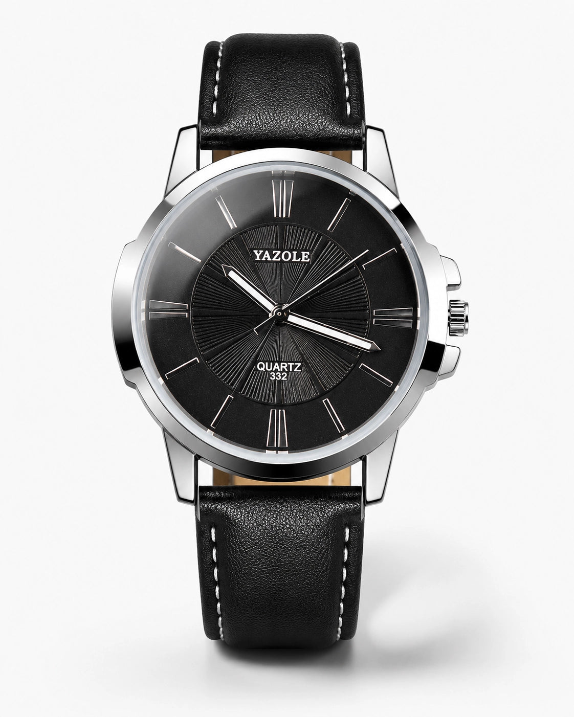 Cavaro Sorell horloge met zwarte leren band, zwarte wijzerplaat en zilveren kast op een lichte studioachtergrond